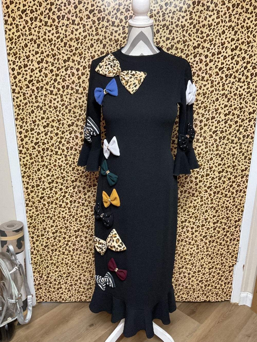 Waterfall bow Cascade Black dress